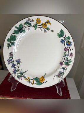 Woodhill floral Vine Pattern White Porcelain Dinner Plate - Yellow & Blue
